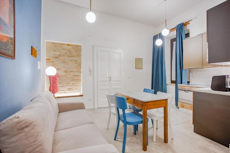 Villino Mari Camere Con Parcheggio Privato Gratuito 阿斯科利皮切诺 外观 照片