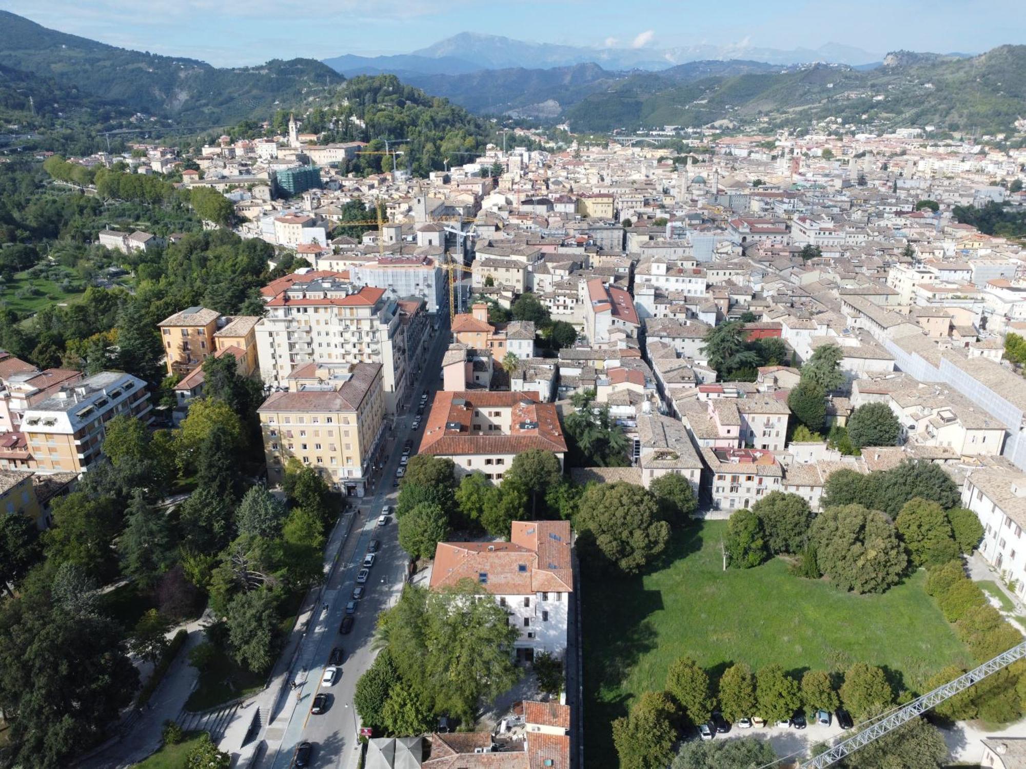 Villino Mari Camere Con Parcheggio Privato Gratuito 阿斯科利皮切诺 外观 照片